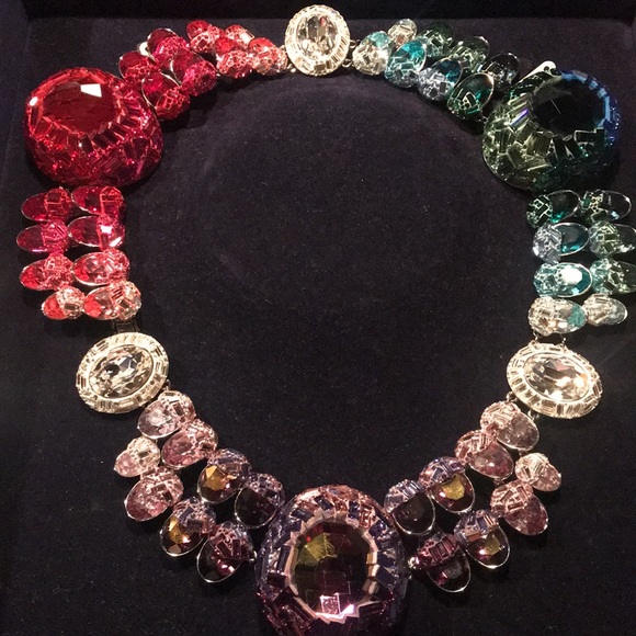 Luxurious Authentic Swarovski Collar Necklace. - Picture 5 of 7